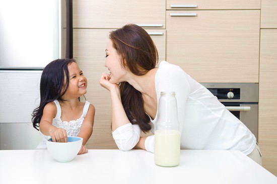 Lạt mềm buộc chặt - Phương pháp đơn giản giúp mẹ dạy con ngoan không cần quát mắng - Ảnh 2.