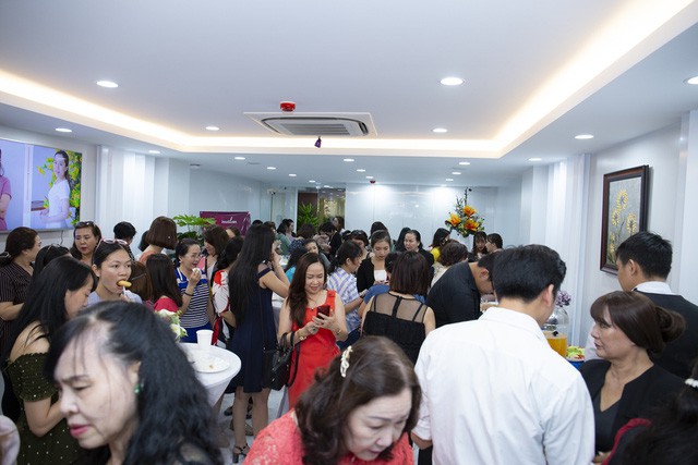 D&agrave;n mỹ nh&acirc;n Việt hội ngộ trong lễ khai trương TMV R&rsquo;meilan chi nh&aacute;nh 5 - Ảnh 6.