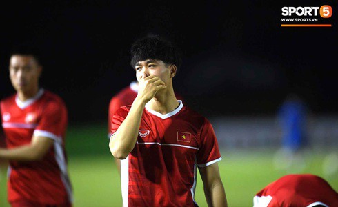 Philippines 1-2 Việt Nam: Cửa chung kết AFF Cup 2018 rộng mở với thầy trò HLV Park Hang-seo - Ảnh 14.