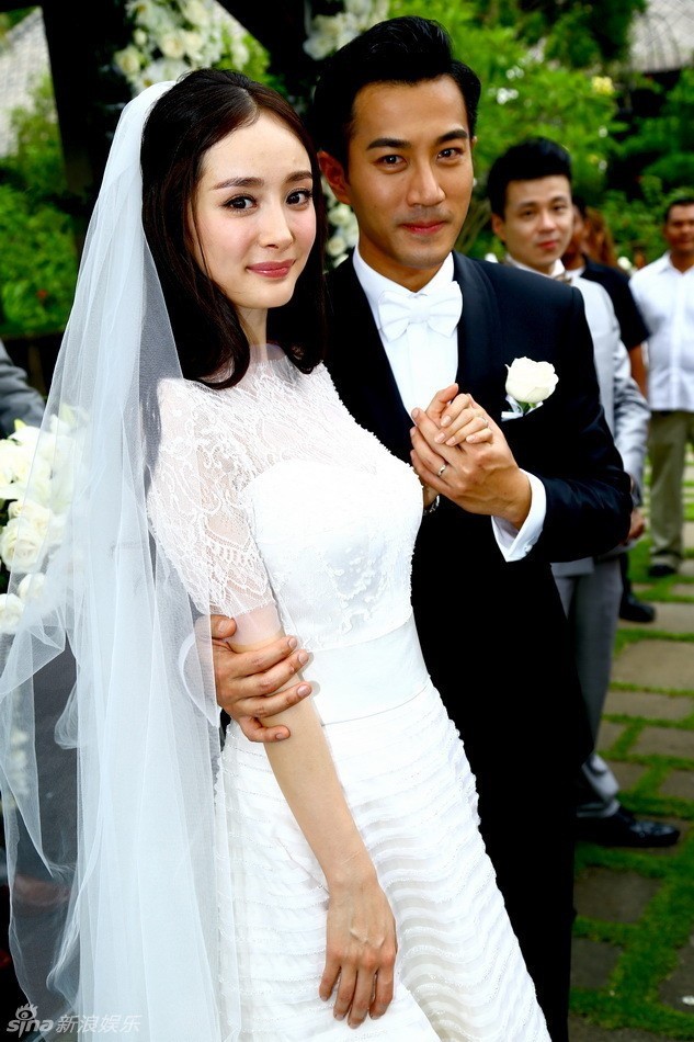 Vừa tuyên bố ly hôn, chùm ảnh Lưu Khải Uy - Dương Mịch bật khóc trong đám cưới bất ngờ gây bão  - Ảnh 16.