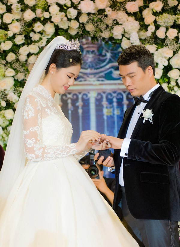 Điểm lại 5 đám cưới đình đám nhất showbiz Việt năm 2018: Xa hoa, lãng mạn và được bảo vệ nghiêm ngặt tới từng chi tiết - Ảnh 15.