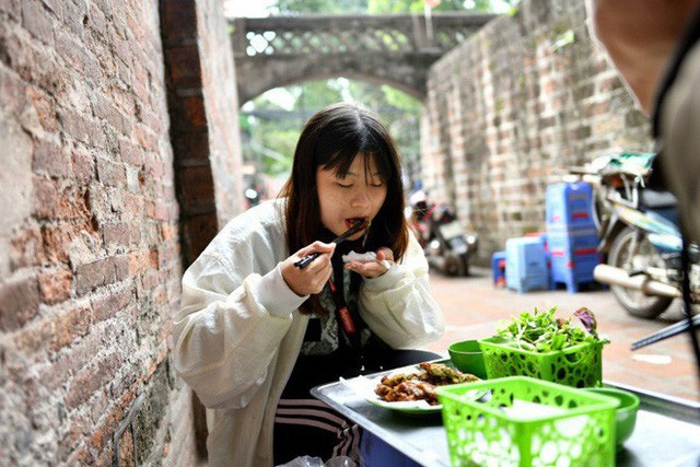 Món ngon mùa đông Hà Nội xuất hiện lung linh trên báo Pháp nhưng nhiều người vẫn không dám ăn vì lý do này - Ảnh 11.