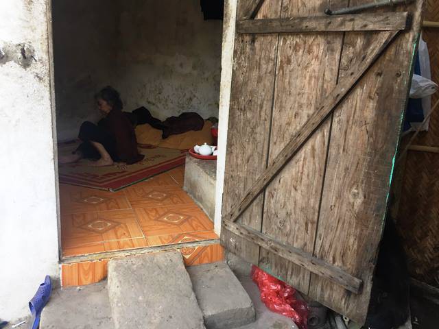 Tâm sự nghẹn đắng của bà ngoại bé gái 5 tuổi ngủ vỉa hè trong đêm lạnh ở Nam Định - Ảnh 3.