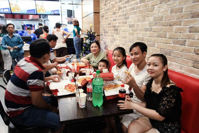 Domino’s Pizza khai trương cửa hàng thứ 37, dân tình quận 12 rần rần đổ về - Ảnh 4. Domino’s Pizza khai trương cửa hàng thứ 37, dân tình quận 12 rần rần đổ về - Ảnh 4.