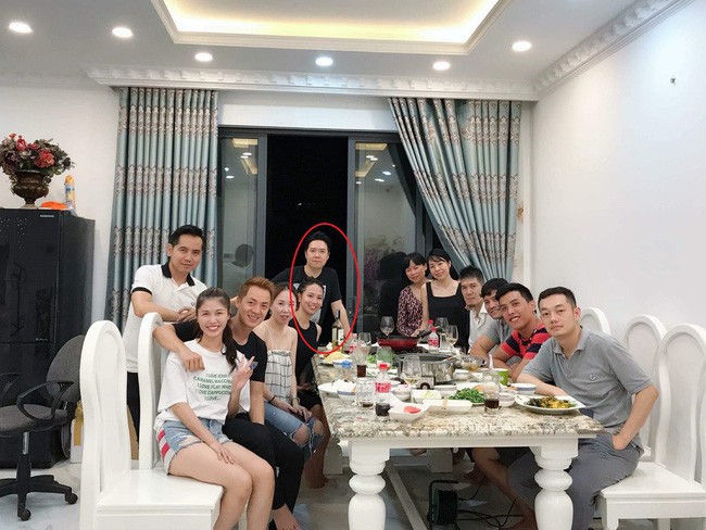 Lộ diện hôn thê của ca sĩ Lê Hiếu: Nhan sắc chân phương, mộc mạc khác hẳn những người tình cũ - Ảnh 5. Lộ diện hôn thê của ca sĩ Lê Hiếu: Nhan sắc chân phương, mộc mạc khác hẳn những người tình cũ - Ảnh 5.