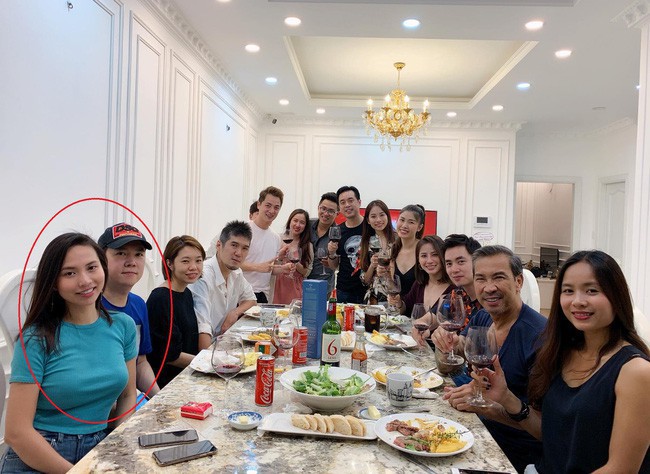 Lộ diện hôn thê của ca sĩ Lê Hiếu: Nhan sắc chân phương, mộc mạc khác hẳn những người tình cũ - Ảnh 4. Lộ diện hôn thê của ca sĩ Lê Hiếu: Nhan sắc chân phương, mộc mạc khác hẳn những người tình cũ - Ảnh 4.