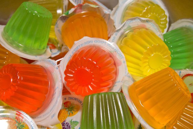 5 loại thực phẩm đại kỵ với trẻ dưới 2 tuổi, loại số 4 cha mẹ Việt vẫn cho ăn nhan nhản - Ảnh 3. 5 loại thực phẩm đại kỵ với trẻ dưới 2 tuổi, loại số 4 cha mẹ Việt vẫn cho ăn nhan nhản - Ảnh 3.