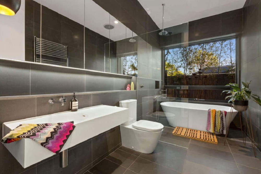 Phòng tắm nhà bạn sẽ tràn đầy phong cách với xu hướng bồn tắm hình elip - Ảnh 9. Phòng tắm nhà bạn sẽ tràn đầy phong cách với xu hướng bồn tắm hình elip - Ảnh 9.