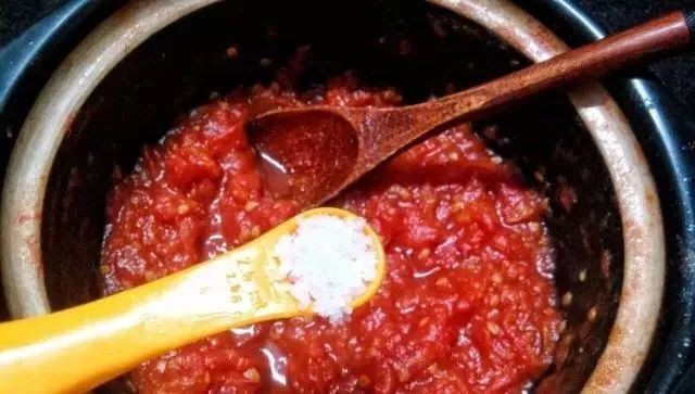 Theo đầu bếp, bạn cũng có thể tự làm một hũ sốt cà chua tại nhà ngon quên sầu để dùng dần chỉ với vài bước cơ bản - Ảnh 5.