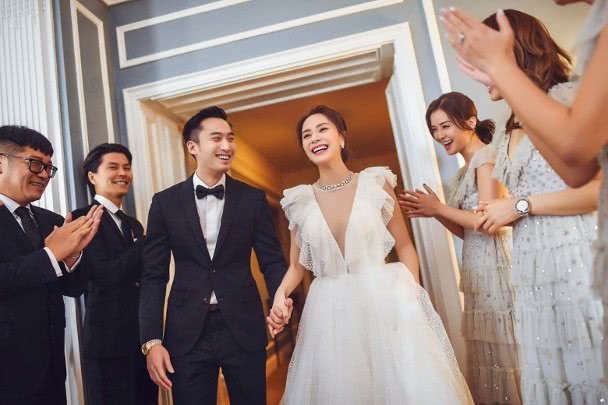 Sát ngày cưới, Chung Hân Đồng bất ngờ trải lòng về việc hoãn sinh con   - Ảnh 3.