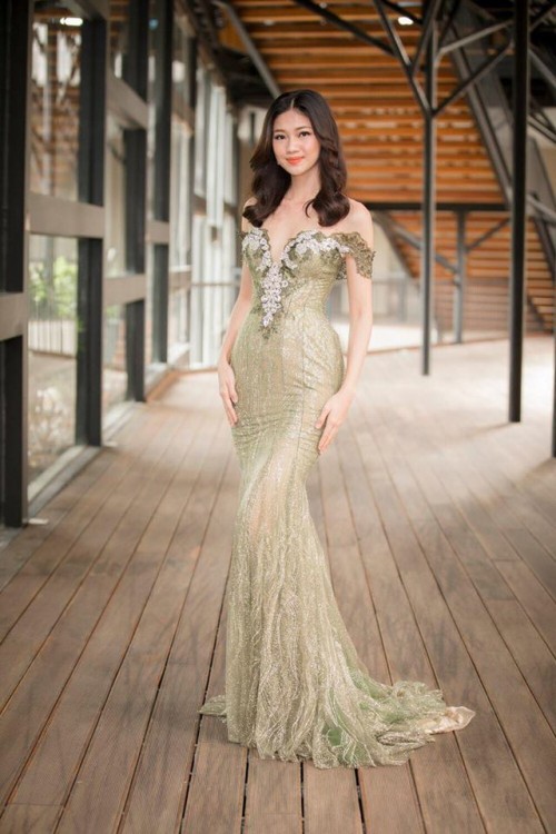 Gu thời trang ‘đã mắt’ của nàng Á hậu tuổi Tuất - Thanh Tú, người được đồn đoán sẽ tham gia Miss World 2018 - Ảnh 2.