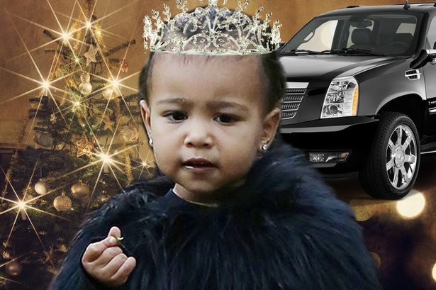 Cuộc sống thượng hạng của các con nhà Kardashian: 1 tuổi đã đeo kim cương, đi chơi khắp thế giới bằng phi cơ riêng - Ảnh 12.