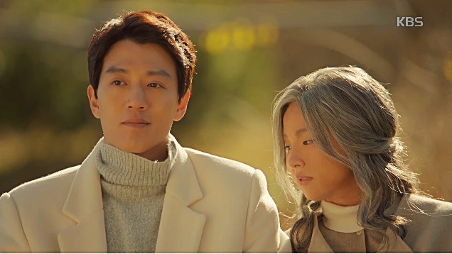 Phim của Kim Rae Won - Shin Se Kyung kết thúc kỳ dị chưa từng thấy: Vợ chết già xấu xí, chồng trẻ đẹp... bất tử! - Ảnh 2.