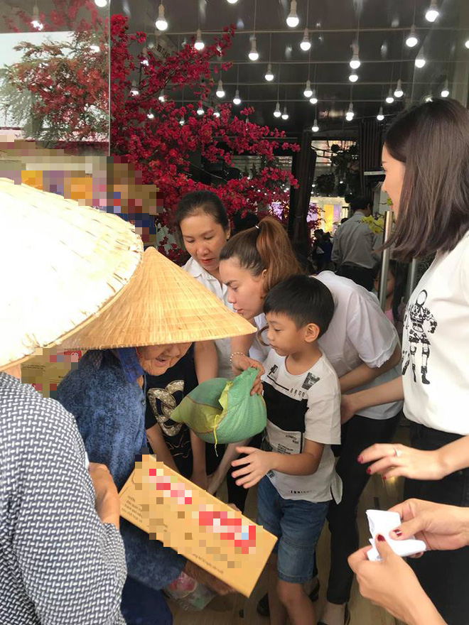Soi nhất cử nhất động của sao Việt (11/2) - Ảnh 3.