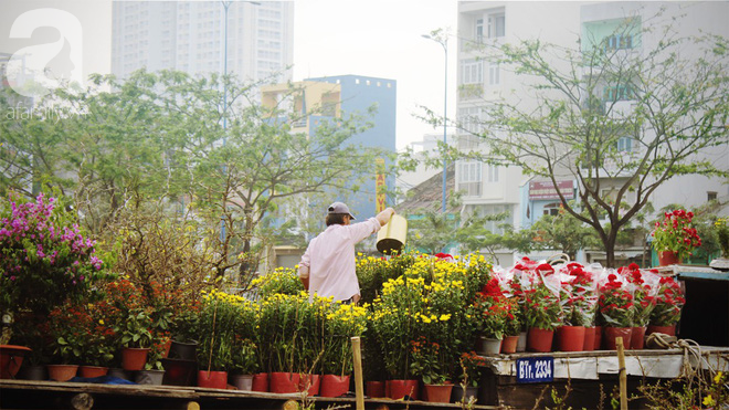 Cận Tết, ghé bến Bình Đông coi chợ nổi, tìm lại Sài Gòn xưa trong cảnh giao thương trên bến dưới thuyền - Ảnh 20.