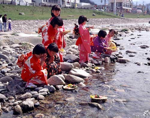 Học cách mẹ Nhật dạy con về ngày Tết truyền thống - Ảnh 7.