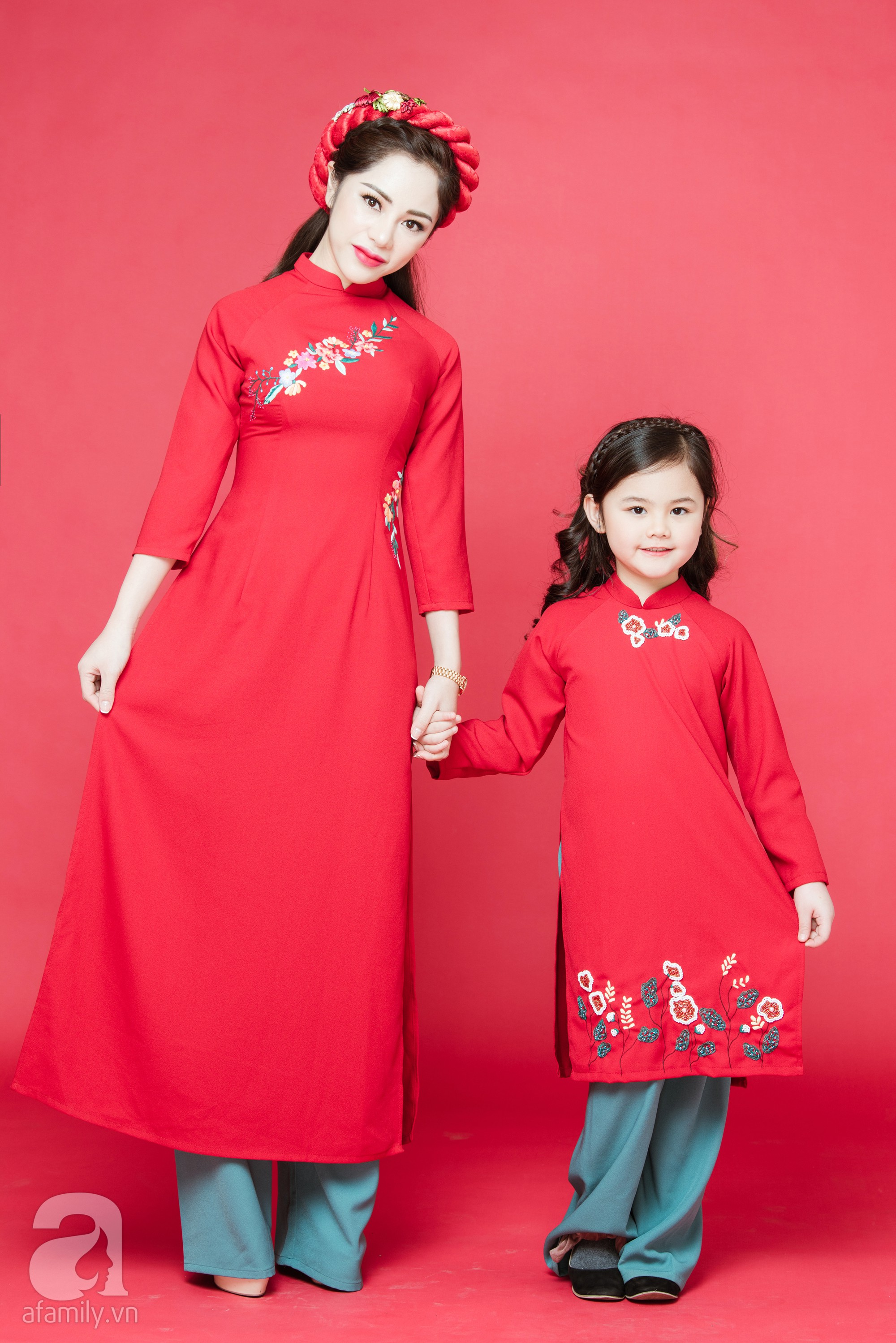 Tổng hợp những mẫu váy đầm dự tiệc cho mẹ và bé cực dễ thương - Thời trang  - Việt Giải Trí
