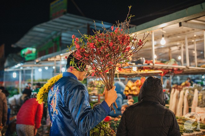 Những ngày cuối năm, đi chợ Tết để mua về niềm vui, gợi về ký ức thời ông bà anh - Ảnh 20.