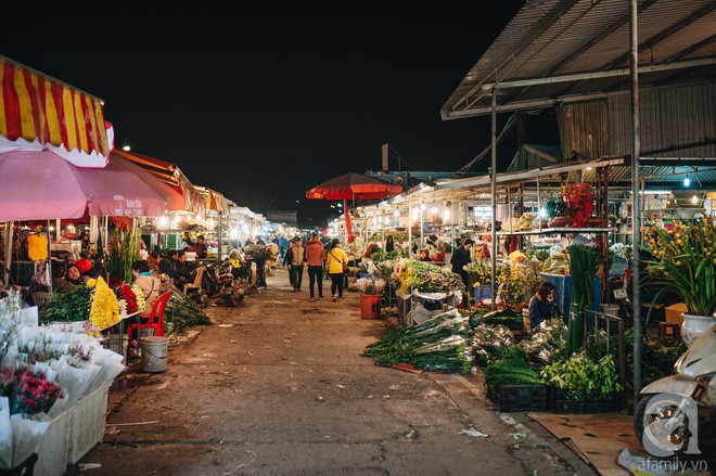 Những ngày cuối năm, đi chợ Tết để mua về niềm vui, gợi về ký ức thời ông bà anh - Ảnh 16.