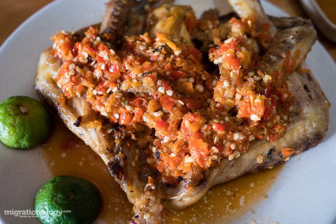 Món gà cay Ayam Taliwang ở Indonesia vừa nhìn thôi là dạ dày đã phải lên tiếng - Ảnh 13.