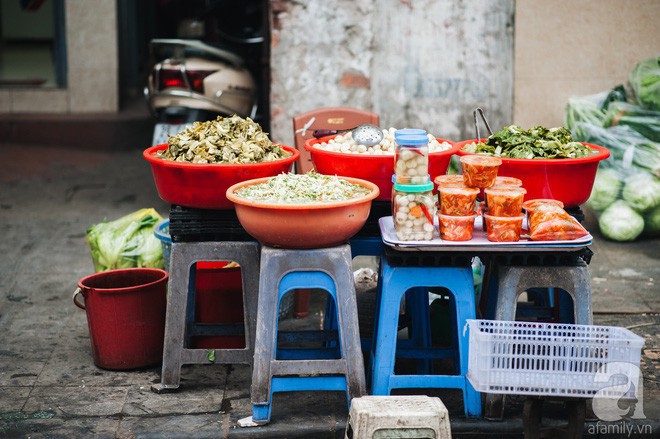 Những ngày cuối năm, đi chợ Tết để mua về niềm vui, gợi về ký ức thời ông bà anh - Ảnh 5.