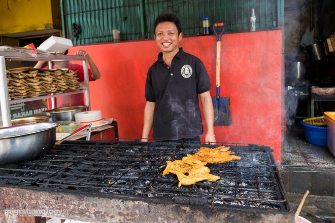 Món gà cay Ayam Taliwang ở Indonesia vừa nhìn thôi là dạ dày đã phải lên tiếng - Ảnh 4.