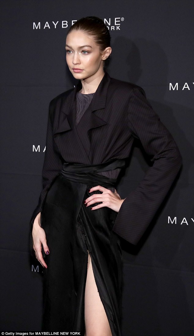 Bị tố dùng ma túy để giảm cân, Gigi Hadid bức xúc tiết lộ về căn bệnh khiến cô ngày một gầy đi - Ảnh 7. Bị tố dùng ma túy để giảm cân, Gigi Hadid bức xúc tiết lộ về căn bệnh khiến cô ngày một gầy đi - Ảnh 7.