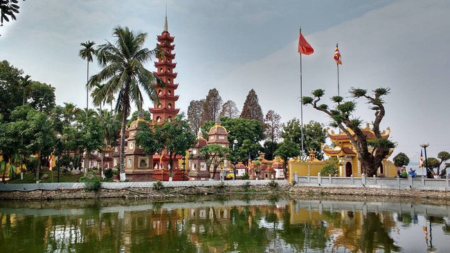 16 ngôi chùa, di tích nổi tiếng linh thiêng ở Hà Nội và Sài Gòn, đầu năm ai cũng muốn đến cầu may - Ảnh 1.