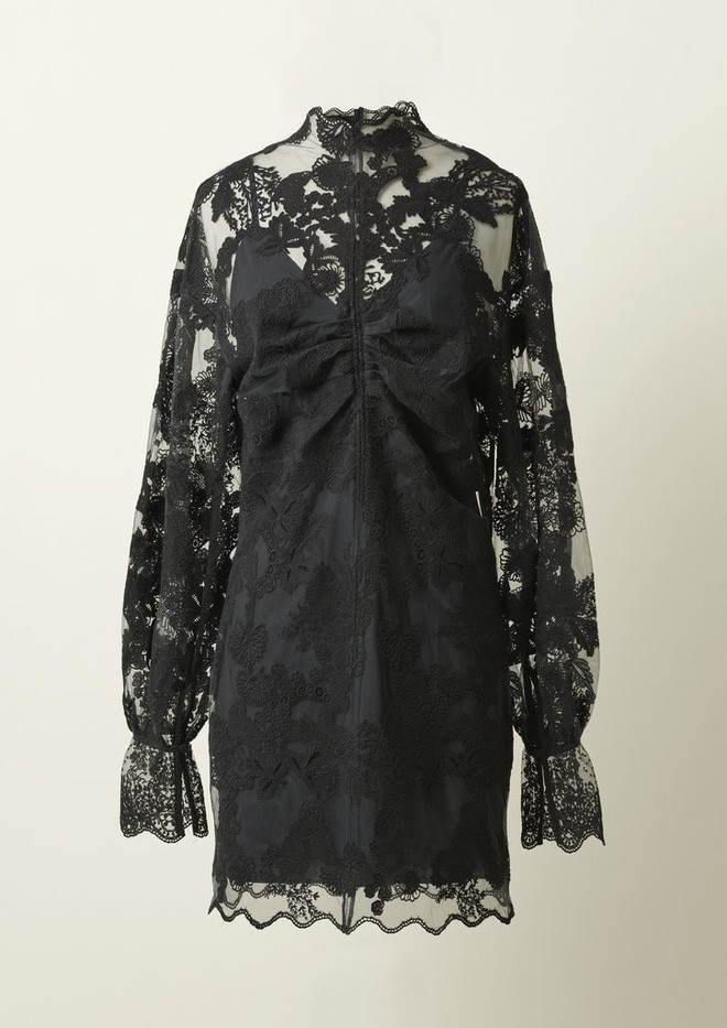 Bạn không nhầm đâu, H&M thực sự đã thiết kế váy cưới từ lưới đánh cá và đồ tái chế! - Ảnh 8.