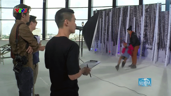 Hoa hậu HHen Niê từng té lên té xuống khi chụp hình với chó tại Next Top Model - Ảnh 3.