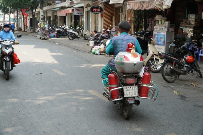  Người đàn ông nhặt ve chai, 10 năm làm chuyện bao đồng cứu người giữa đường còn bị vu oan là cướp - Ảnh 5.