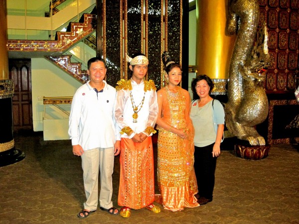 Người châu Á mặc trang phục gì trong dịp lễ, Tết? - Ảnh 9. Người châu Á mặc trang phục gì trong dịp lễ, Tết? - Ảnh 9.