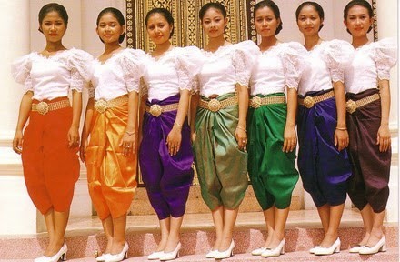 Người châu Á mặc trang phục gì trong dịp lễ, Tết? - Ảnh 10. Người châu Á mặc trang phục gì trong dịp lễ, Tết? - Ảnh 10.