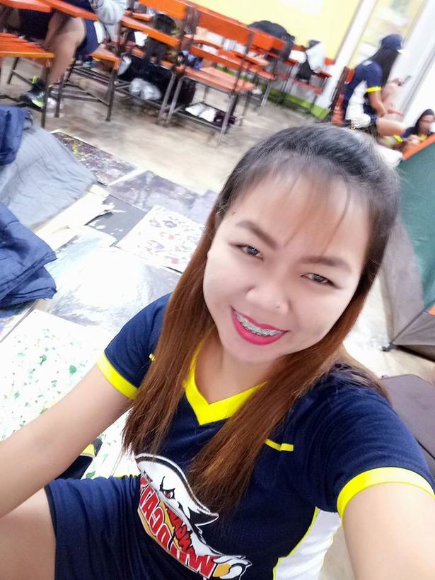 Lột mụn đầu đen theo cách sai quá sai, cô gái khóc ròng khi cho đi luôn cả hàng lông mày - Ảnh 2. Lột mụn đầu đen theo cách sai quá sai, cô gái khóc ròng khi cho đi luôn cả hàng lông mày - Ảnh 2.
