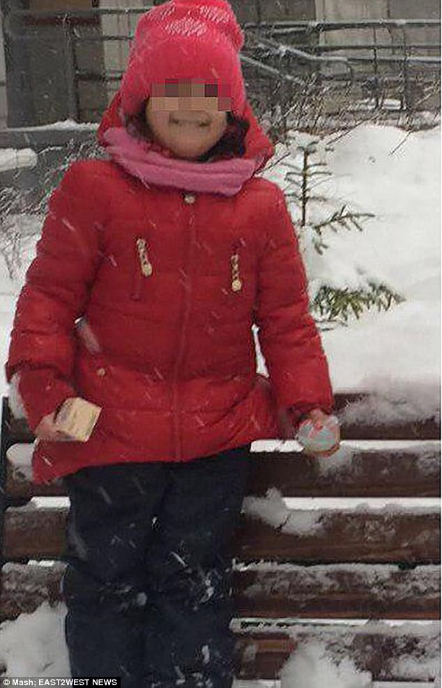 Bé gái 3 tuổi chết đông cứng vì bị giáo viên mầm non bỏ quên ngoài trời -5 độ - Ảnh 2.