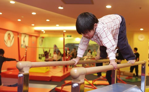 Gợi ý các trò vận động dễ dàng giúp trẻ khởi đầu năm mới thật khỏe mạnh và hoạt bát - Ảnh 1.