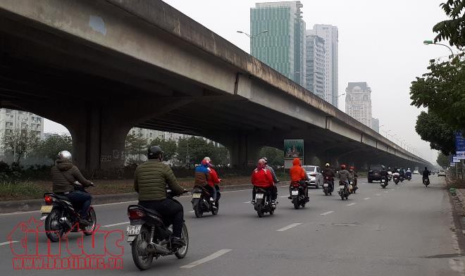 Ngày cuối cùng của kỳ nghỉ Tết, các tuyến đường xung quanh bến xe Mỹ Đình không ùn ứ  - Ảnh 6.