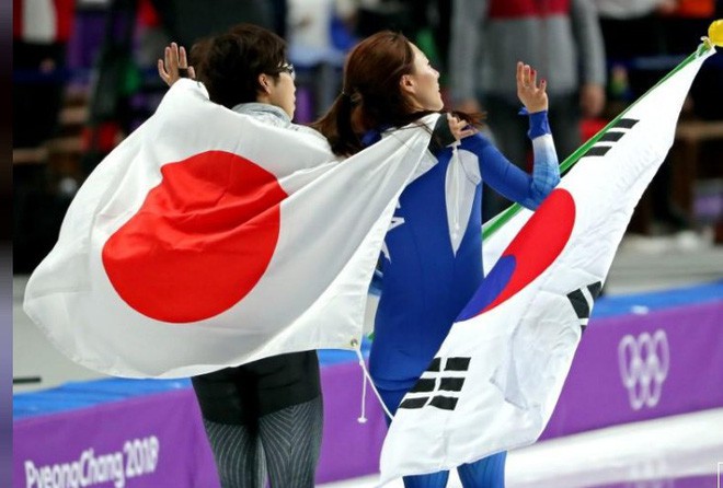 VĐV Nhật Bản bỏ ăn mừng để vỗ về, an ủi đối thủ Hàn Quốc đang khóc nức nở - Ảnh 4.