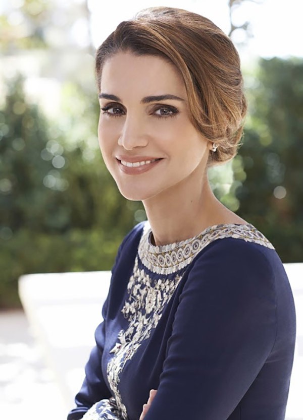 Ngoài Công nương Kate, còn có Hoàng hậu Rania của Vương quốc Jordan vừa xinh lại vừa mặc đẹp miễn chê - Ảnh 5.
