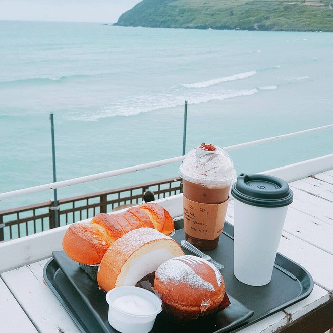 Tha hồ ngắm biển và check-in sống ảo giống hệt phim Hàn với 6 quán cafe siêu hot tại đảo Jeju (Hàn Quốc) - Ảnh 11.