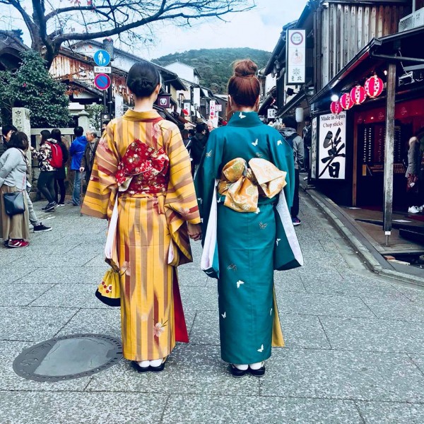 ‘Thánh đụng hàng’ Hà Thu khoe street style lạ lẫm với kimono ở Nhật Bản - Ảnh 4.
