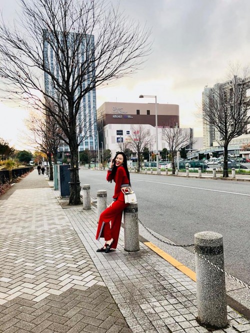 ‘Thánh đụng hàng’ Hà Thu khoe street style lạ lẫm với kimono ở Nhật Bản - Ảnh 6.