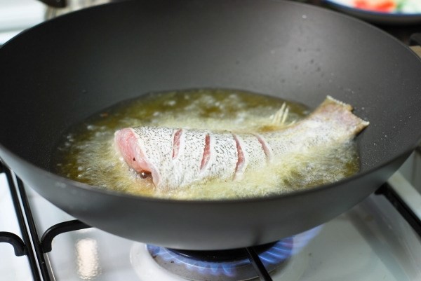 Because you still make the following mistakes, your fish dish is still not delicious - Photo 1.