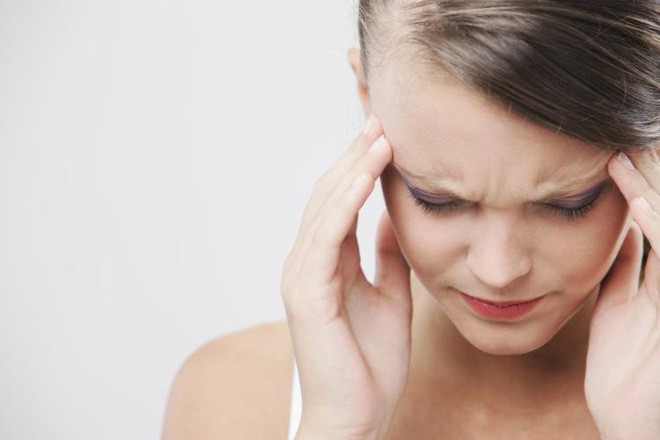 Làm sao để phân biệt cơn đau đầu lành tính với một khối u trong não? - Ảnh 3.