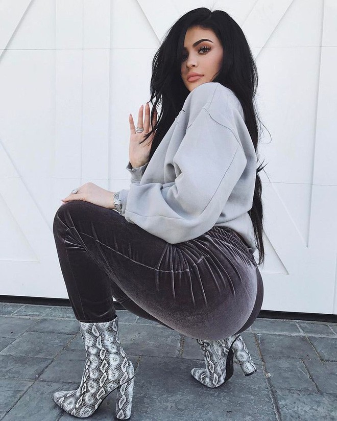 Không hổ danh hot girl số 1 thế giới, Kylie Jenner bụng bầu vượt mặt vẫn đẹp và sang đến lạ - Ảnh 1.