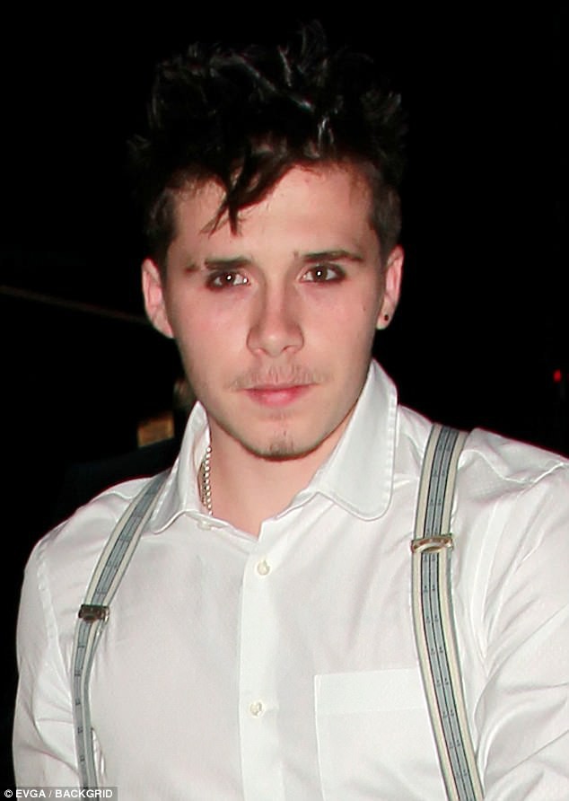 Thật khó tin Brooklyn Beckham chỉ mới 18 tuổi với hình ảnh già chát này! - Ảnh 2.