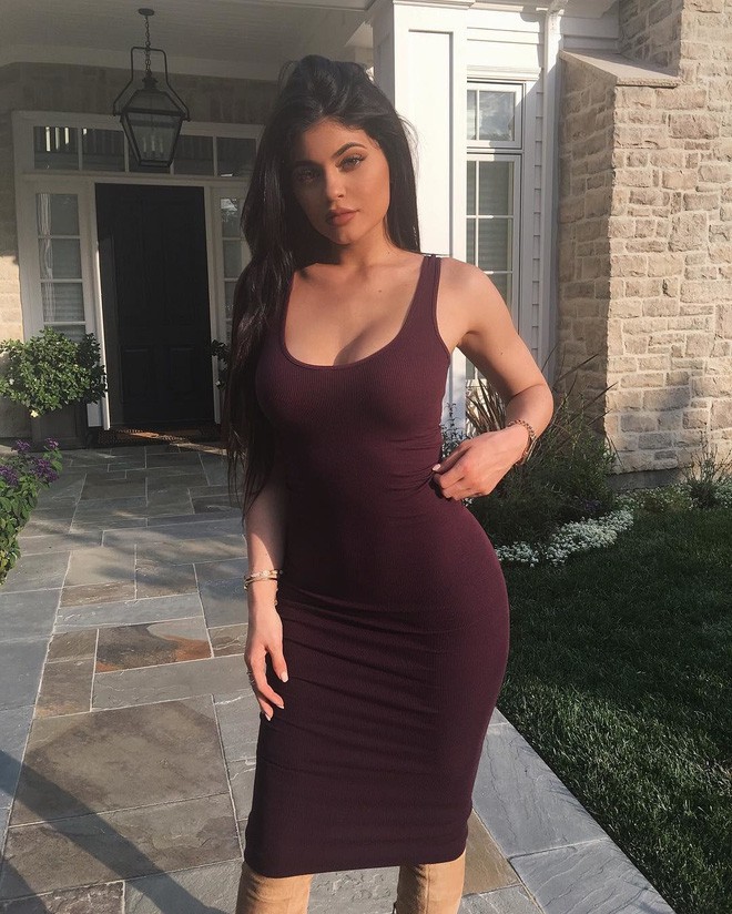 Không hổ danh hot girl số 1 thế giới, Kylie Jenner bụng bầu vượt mặt vẫn đẹp và sang đến lạ - Ảnh 3.