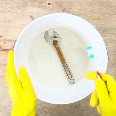Đón Tết tinh tươm bằng cách tẩy sạch các vết gỉ sét trên đồ dùng với nguyên liệu có sẵn trong bếp   - Ảnh 1.