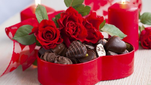 Vì sao hoa hồng và socola là hai món quà thường tặng trong ngày Valentine? - Ảnh 2.