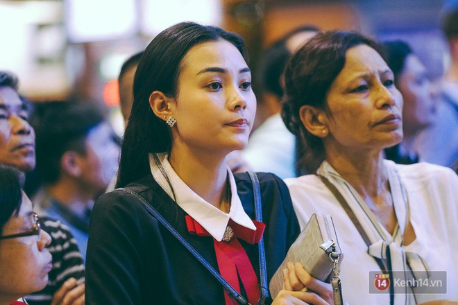 Hàng nghìn người vật vờ lúc nửa đêm ở sân bay Tân Sơn Nhất đón Việt kiều về quê ăn Tết Mậu Tuất - Ảnh 13.